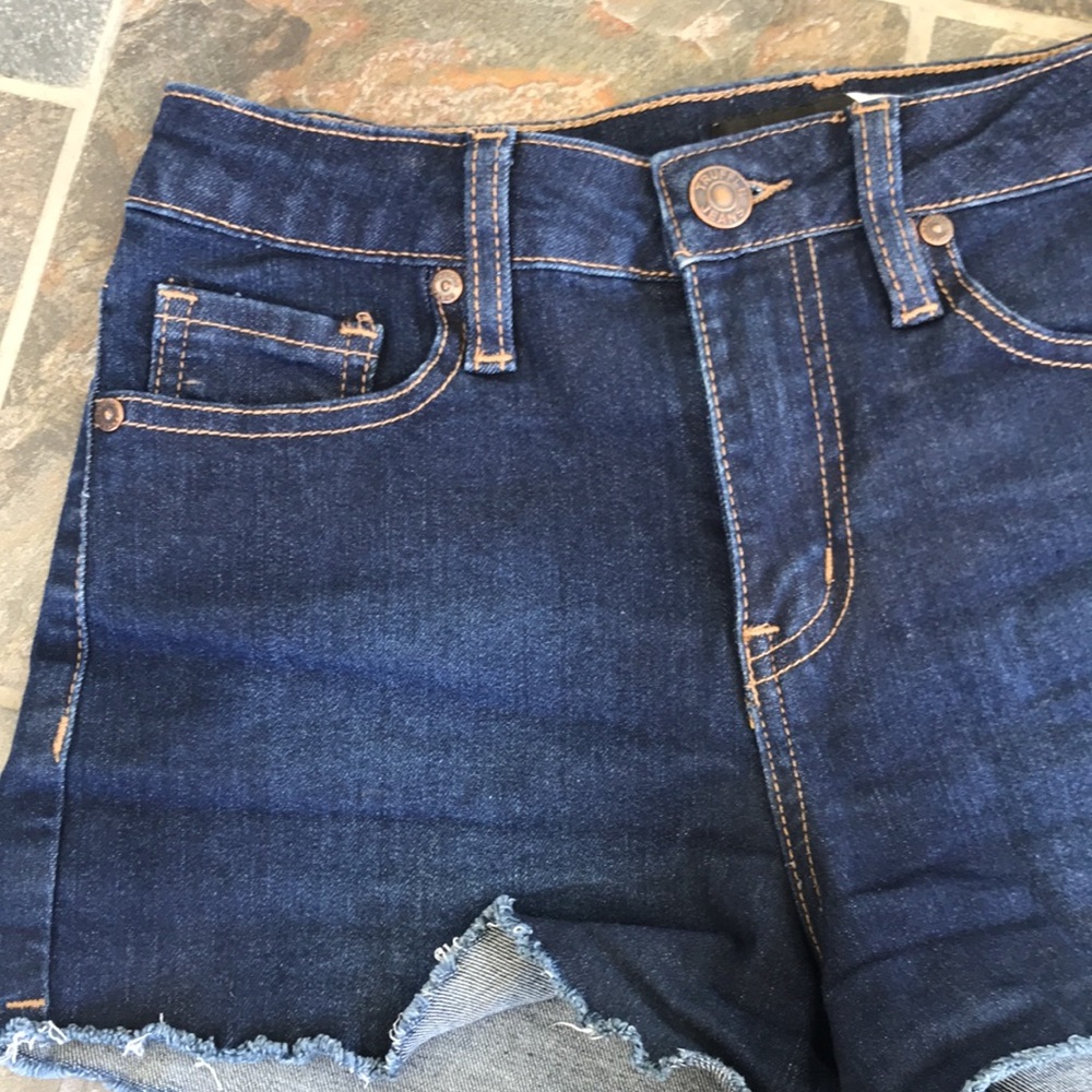 Truffle Jean shorts size 5/26. Seem smaller end - Picture 3 of 12